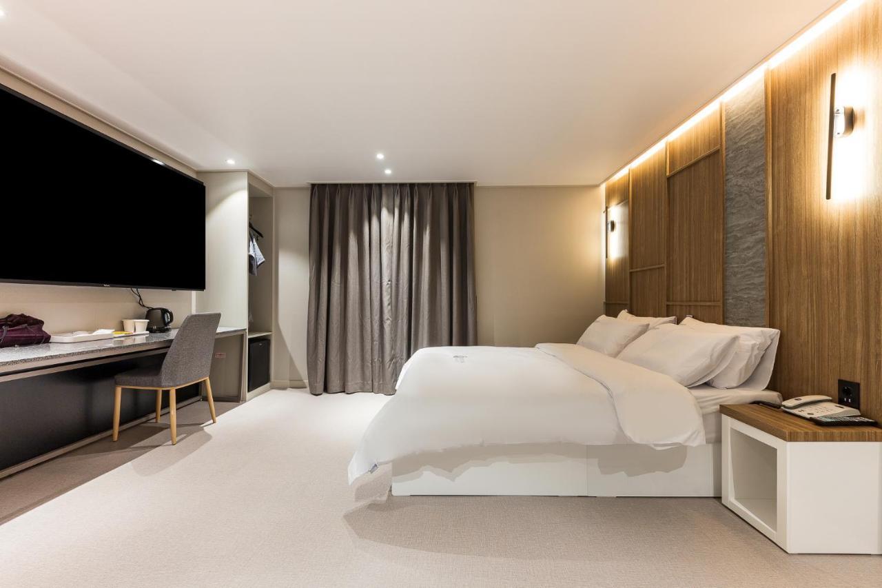 צ'אונן Hotel Lium מראה חיצוני תמונה