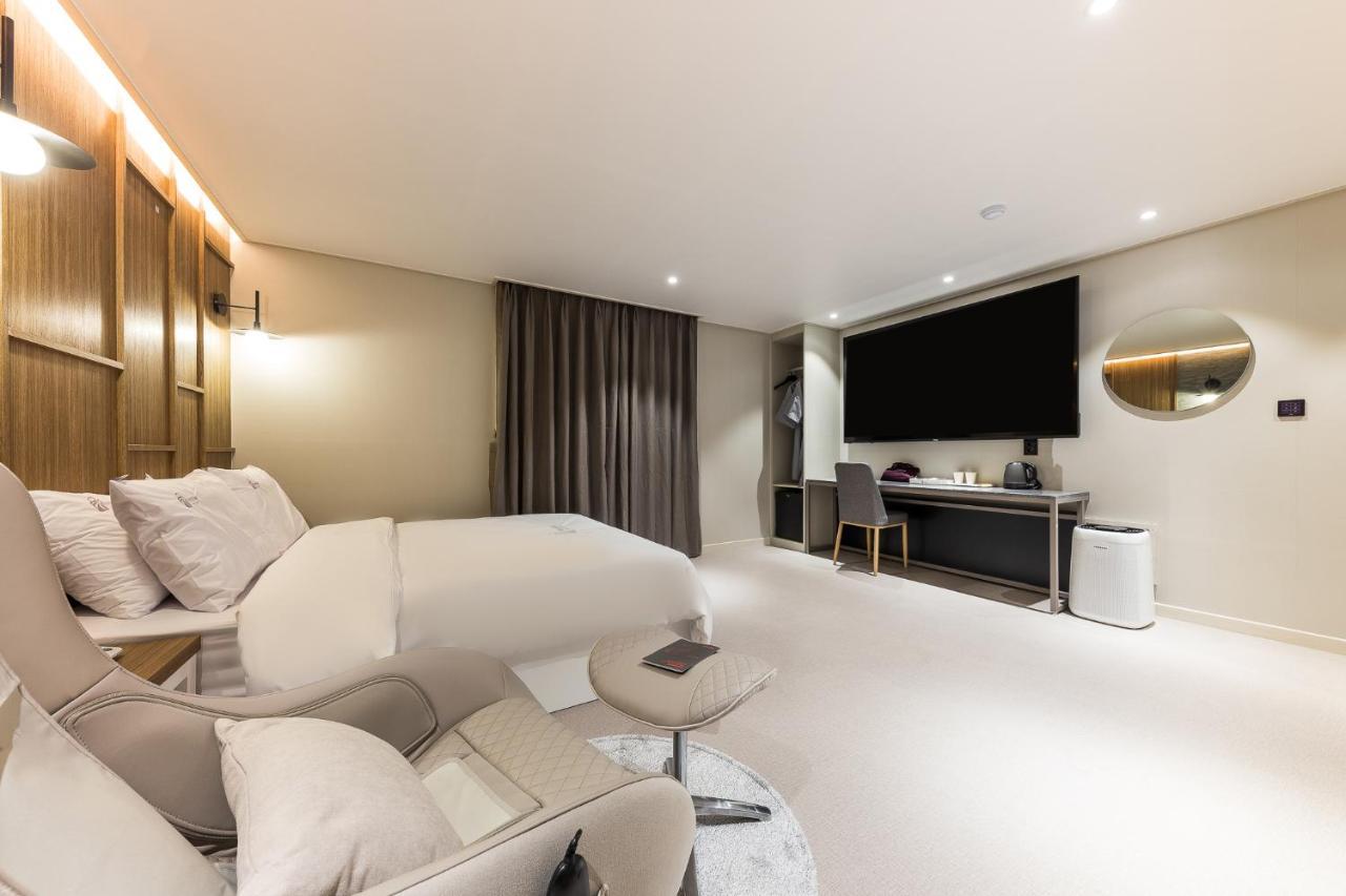 צ'אונן Hotel Lium מראה חיצוני תמונה