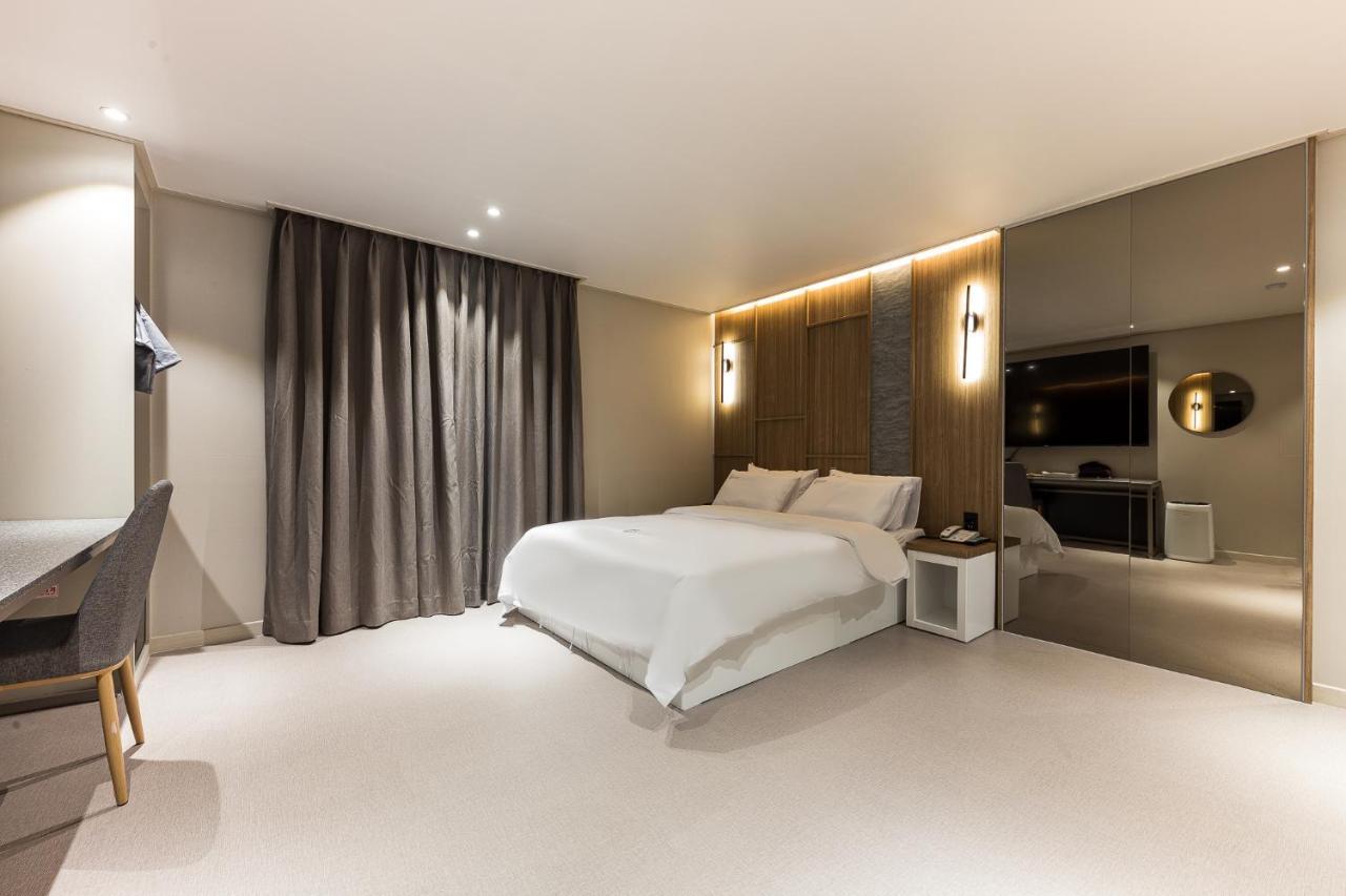 צ'אונן Hotel Lium מראה חיצוני תמונה