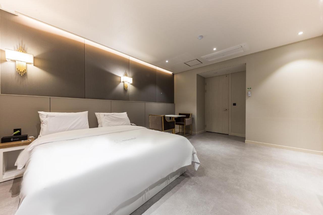 צ'אונן Hotel Lium מראה חיצוני תמונה