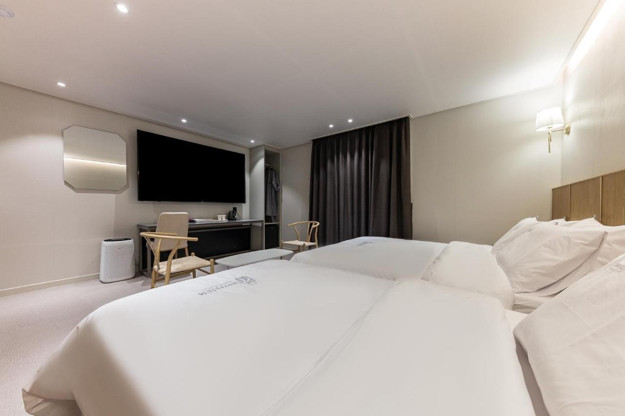 צ'אונן Hotel Lium מראה חיצוני תמונה