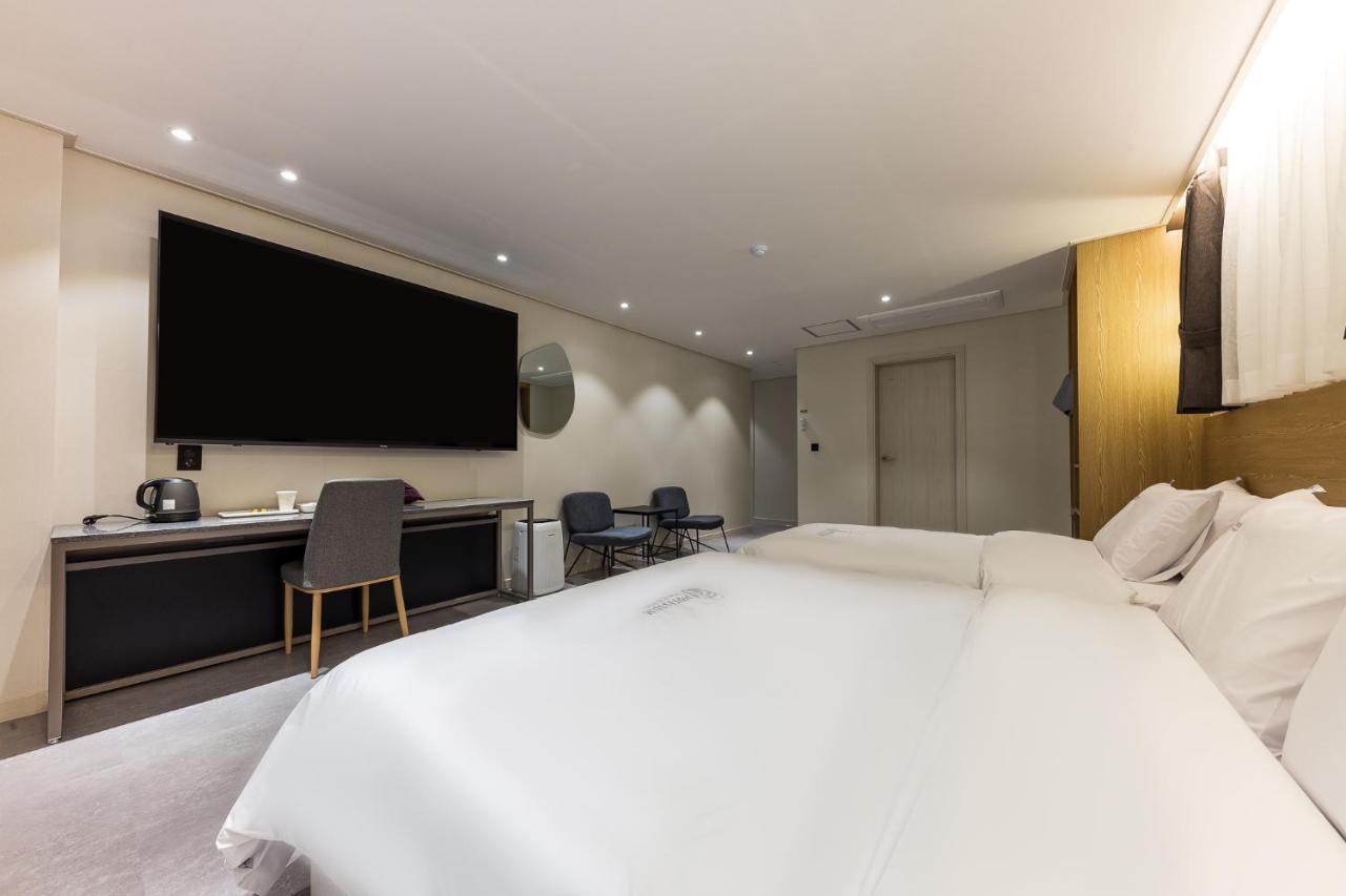 צ'אונן Hotel Lium מראה חיצוני תמונה