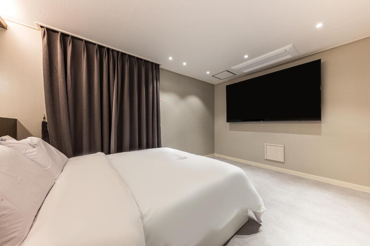 צ'אונן Hotel Lium מראה חיצוני תמונה