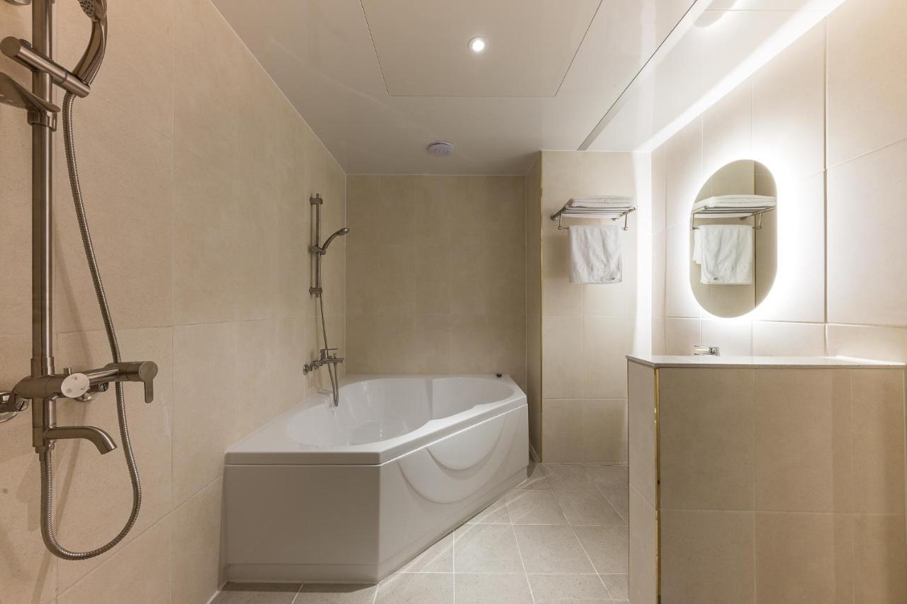 צ'אונן Hotel Lium מראה חיצוני תמונה