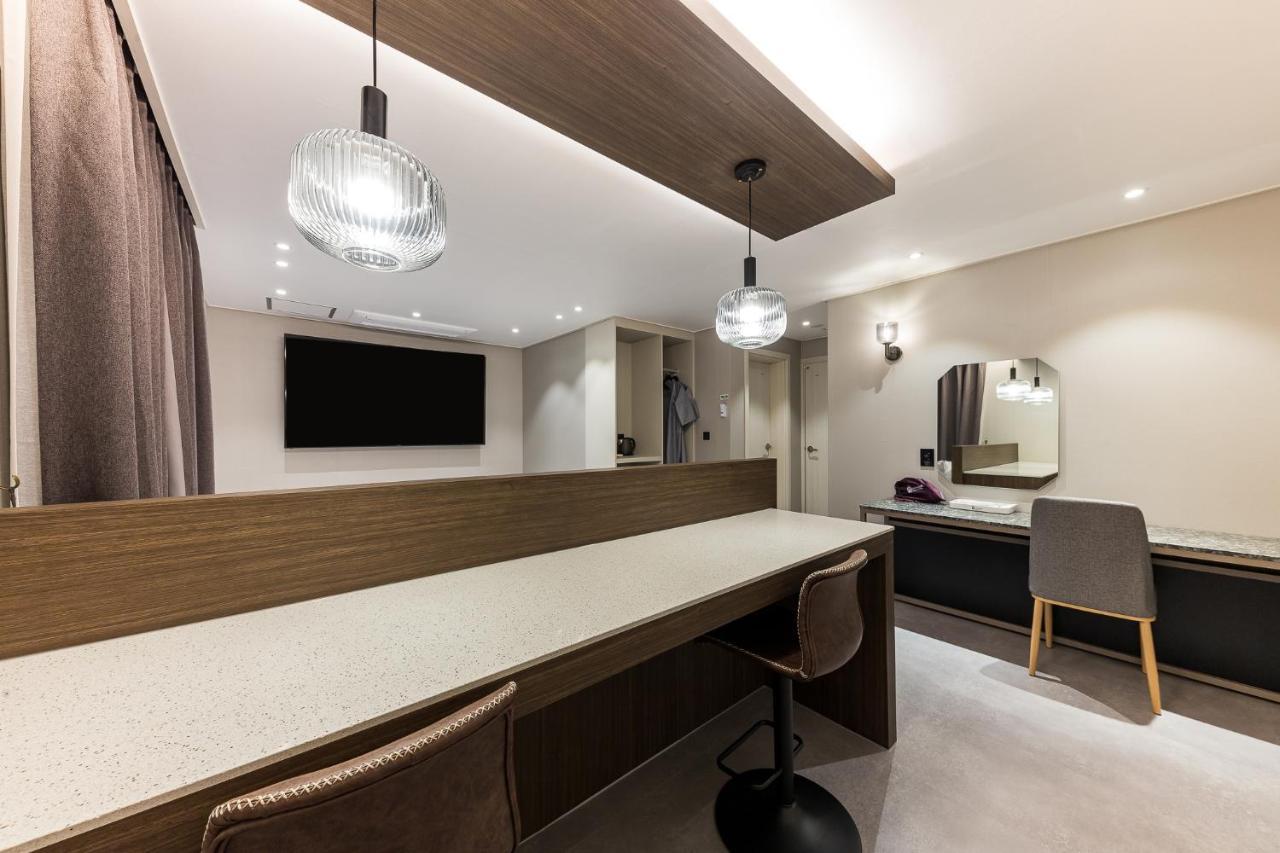 צ'אונן Hotel Lium מראה חיצוני תמונה