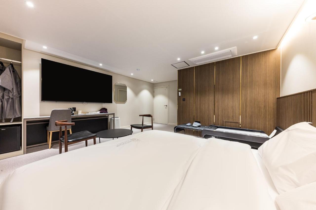 צ'אונן Hotel Lium מראה חיצוני תמונה