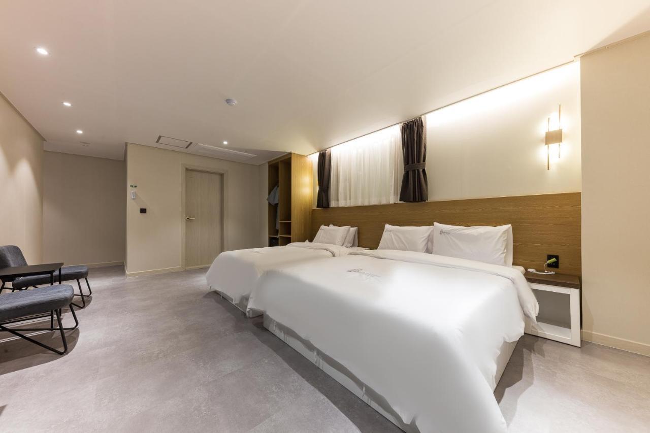 צ'אונן Hotel Lium מראה חיצוני תמונה