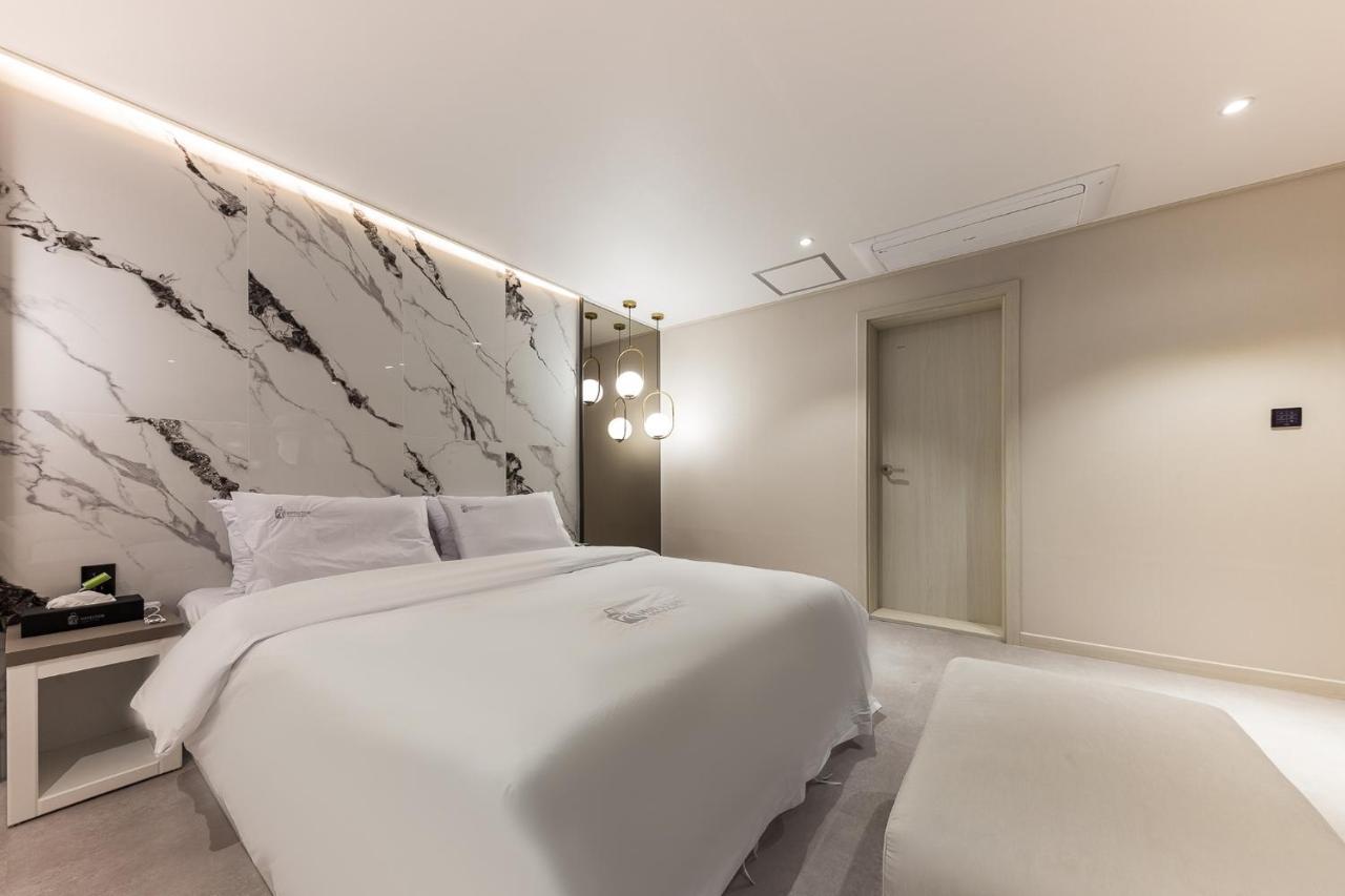 צ'אונן Hotel Lium מראה חיצוני תמונה